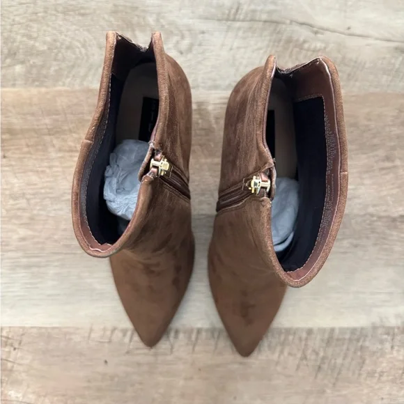 NWOB Steven New York - brown suede bootie with gold tone hardware - Picture 5 of 7